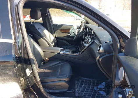 2021 Mercedes-Benz Glc 300 4Matic Suv from USA, damaged, VIN W1N0G8EB9MF869180